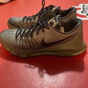 KD 8 Green Glow. size 11.5